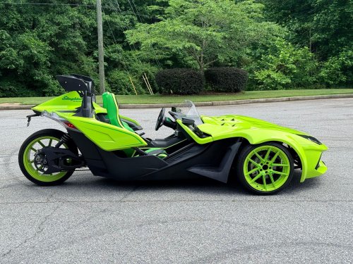 This Slingshot’s Lamborghini Costume Wore Off At $13,786