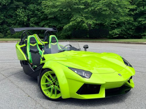 This Slingshot’s Lamborghini Costume Wore Off At $13,786
