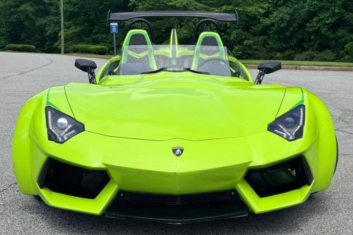 This Slingshot’s Lamborghini Costume Wore Off At $13,786