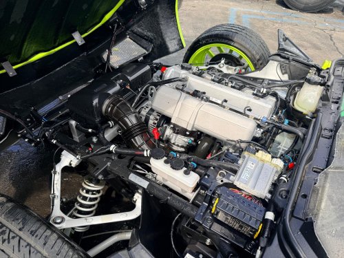 This Slingshot’s Lamborghini Costume Wore Off At $13,786