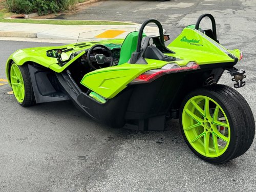 This Slingshot’s Lamborghini Costume Wore Off At $13,786