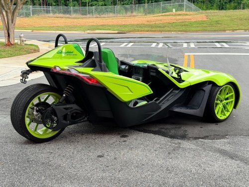 This Slingshot’s Lamborghini Costume Wore Off At $13,786