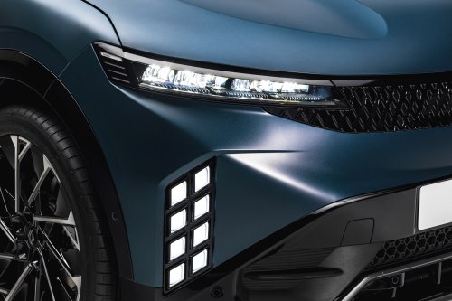 Renault Gave The Updated Megane EV A Meaner Face And A Slower 0-62