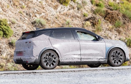 Renault Just Helped Us Unwrap The Facelifted Scenic’s Disguise