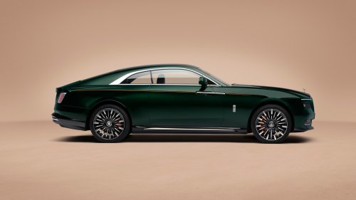 The New Rolls-Royce Spectre II Hides 8,108 Tiny Lights In Its Dashboard