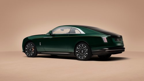 The New Rolls-Royce Spectre II Hides 8,108 Tiny Lights In Its Dashboard