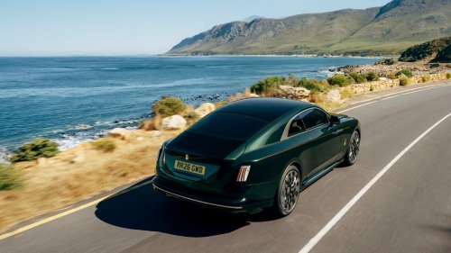 The New Rolls-Royce Spectre II Hides 8,108 Tiny Lights In Its Dashboard
