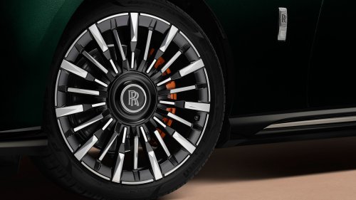 The New Rolls-Royce Spectre II Hides 8,108 Tiny Lights In Its Dashboard