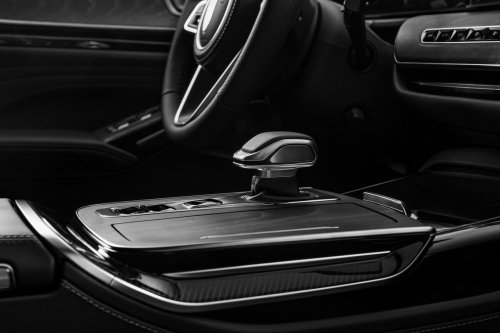 The New $163K Senat 900 Is A Chinese Sedan Pretending To Be Russian