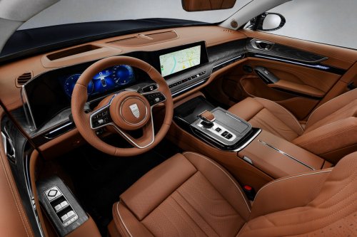 The New $163K Senat 900 Is A Chinese Sedan Pretending To Be Russian