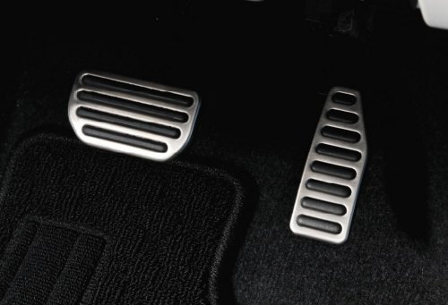 Suzuki’s Old Swift Sport Made 187 HP. The New One Makes A Splitter