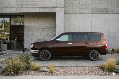 A $4,100 Kit Turns Toyota’s Cheapest Wagon Into A Classic Land Cruiser
