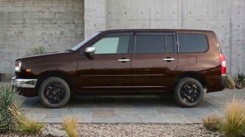 A $4,100 Kit Turns Toyota’s Cheapest Wagon Into A Classic Land Cruiser