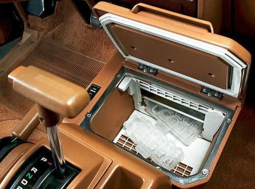 Toyota, Toyota’s Cheap 80s Minivan Made Real Ice Cubes While You Drove
