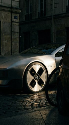 A Slate Designer Spent His Spare Time Redrawing Volvo’s Lost Wagon