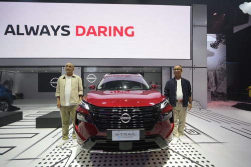 The Nissan Primera Americans Knew As The Infiniti G20 Is Back As A Chinese EV