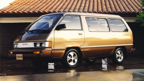 Toyota, Toyota’s Cheap 80s Minivan Made Real Ice Cubes While You Drove