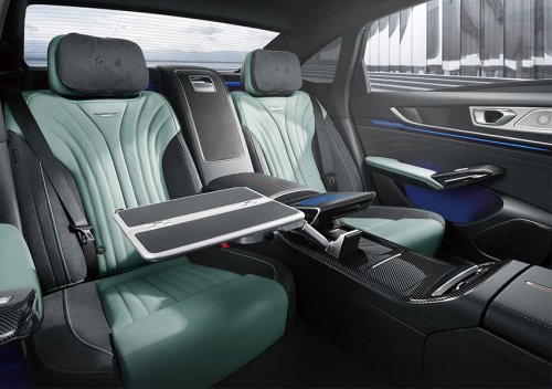 The New $163K Senat 900 Is A Chinese Sedan Pretending To Be Russian