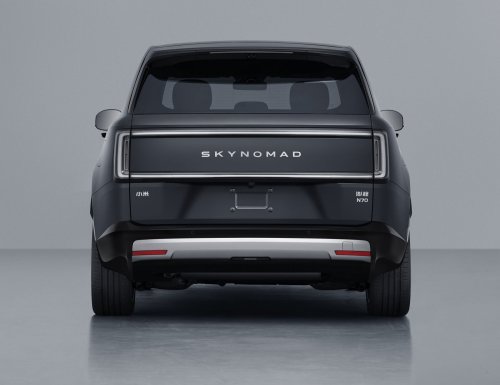 Xiaomi’s Biggest SUV Has Front Seats That Spin Around To Face A Table