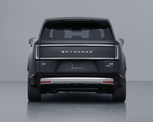 Xiaomi’s Biggest SUV Has Front Seats That Spin Around To Face A Table