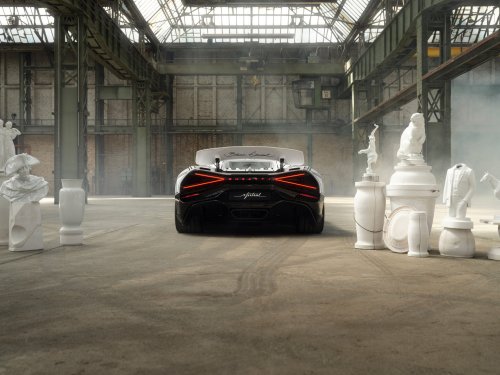 Bugatti, Bugatti’s 261-MPH Hypercar Has A Gas Cap Made Of Fine China