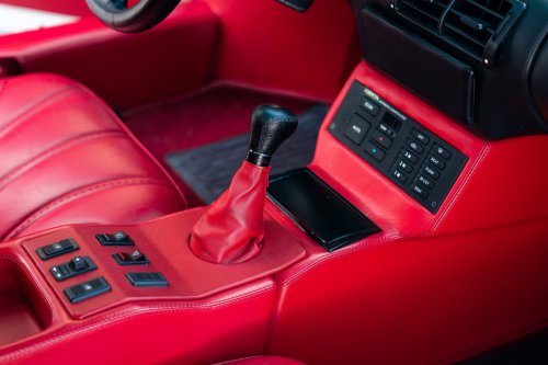 Chrysler Rejected This Lamborghini Design, So It Came Back With 16 Cylinders And 4 Pop-Up Lights