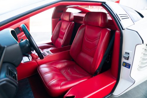 Chrysler Rejected This Lamborghini Design, So It Came Back With 16 Cylinders And 4 Pop-Up Lights