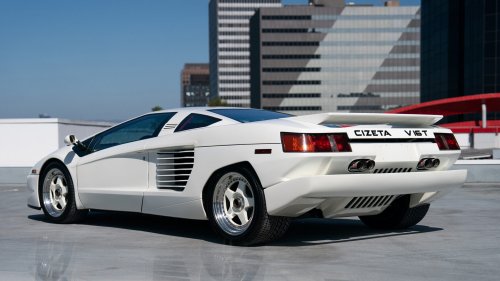 Chrysler Rejected This Lamborghini Design, So It Came Back With 16 Cylinders And 4 Pop-Up Lights
