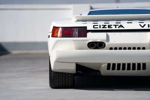 Chrysler Rejected This Lamborghini Design, So It Came Back With 16 Cylinders And 4 Pop-Up Lights