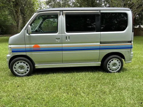 Honda’s Tiny Vamos Van Has RWD, A Manual, And An Engine Under The Back Seats