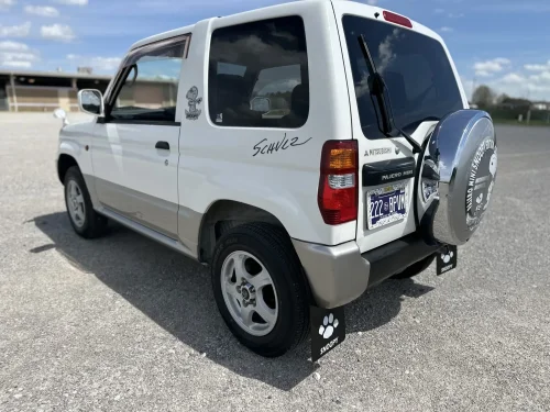 The Mitsubishi Pajero You Know Is A Full-Size SUV. This Snoopy One Is A Kei Car