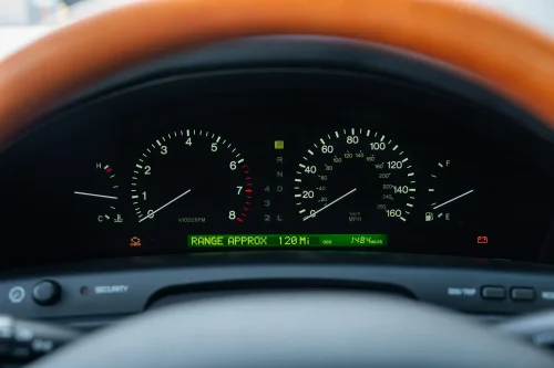 This 1,500-Mile Lexus LS400 Never Learned How To Spy On You