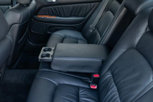 This 1,500-Mile Lexus LS400 Never Learned How To Spy On You