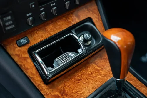 This 1,500-Mile Lexus LS400 Never Learned How To Spy On You