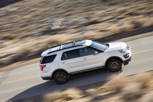 Ford, Ford Recalls 288,000 Explorers Because The Roof Trim Keeps Flying Off
