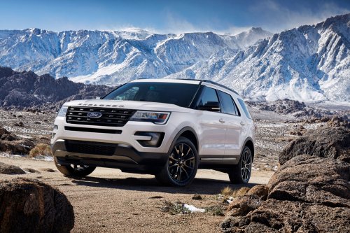 Ford, Ford Recalls 288,000 Explorers Because The Roof Trim Keeps Flying Off