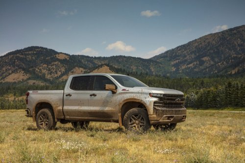 A Leaky Window Cost A GMC Sierra Owner $1,000, Now He’s Suing GM
