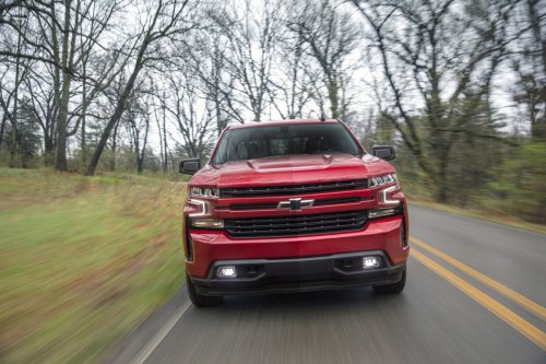 A Leaky Window Cost A GMC Sierra Owner $1,000, Now He’s Suing GM