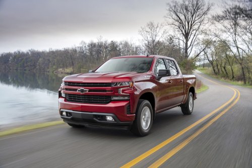 A Leaky Window Cost A GMC Sierra Owner $1,000, Now He’s Suing GM