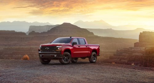 A Leaky Window Cost A GMC Sierra Owner $1,000, Now He’s Suing GM