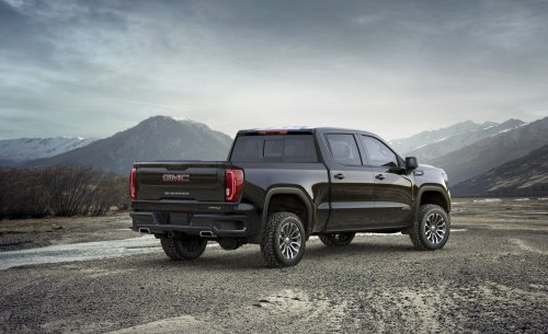 A Leaky Window Cost A GMC Sierra Owner $1,000, Now He’s Suing GM