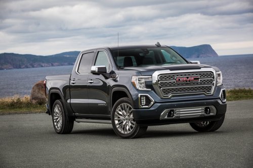 A Leaky Window Cost A GMC Sierra Owner $1,000, Now He’s Suing GM