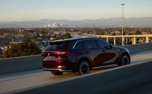 An 8-Seat Mazda Is Faster And Lighter Than A 420-HP Dodge Charger R/T