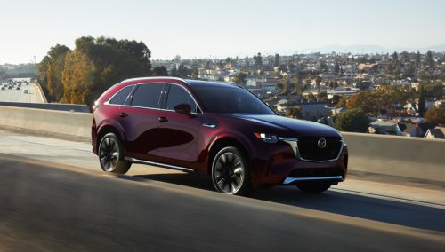 An 8-Seat Mazda Is Faster And Lighter Than A 420-HP Dodge Charger R/T