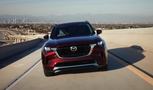An 8-Seat Mazda Is Faster And Lighter Than A 420-HP Dodge Charger R/T