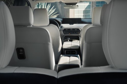 An 8-Seat Mazda Is Faster And Lighter Than A 420-HP Dodge Charger R/T