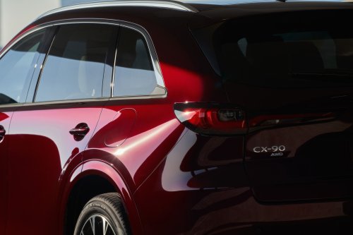 An 8-Seat Mazda Is Faster And Lighter Than A 420-HP Dodge Charger R/T