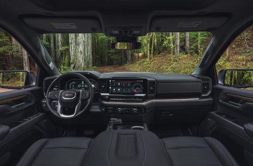 A Leaky Window Cost A GMC Sierra Owner $1,000, Now He’s Suing GM
