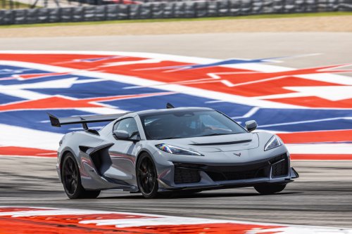Porsche, SUV, A 6,000-Pound Porsche SUV Is Quicker To 60 Than A 1,064-HP Corvette ZR1