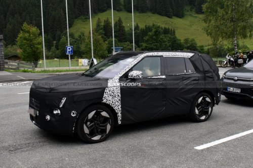 Hyundai, Redesigned Hyundai Tucson Spied Alongside The Current Model